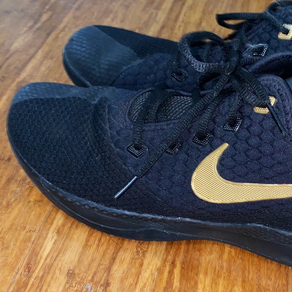 NIKE LeBron Witness III